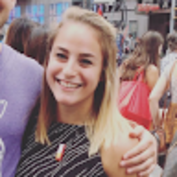 Profile Picture of Danielle Markowitz (@d_markowitz) on Poshmark