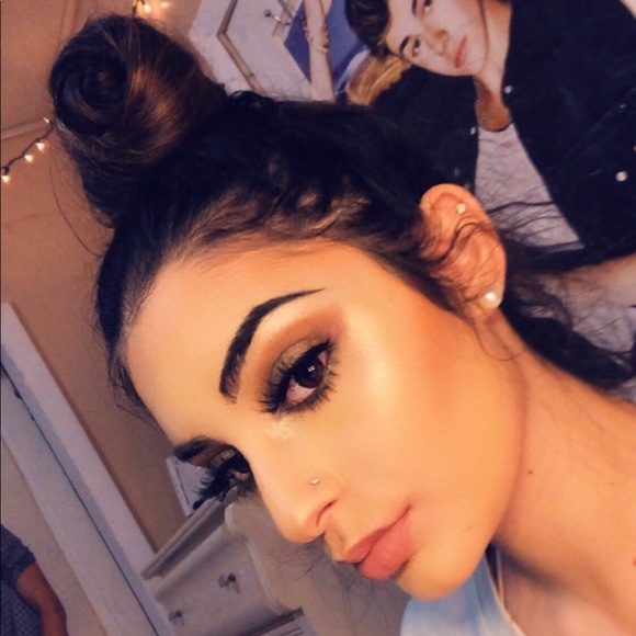 Profile Picture of Brianna Borges (@briannaborges) on Poshmark