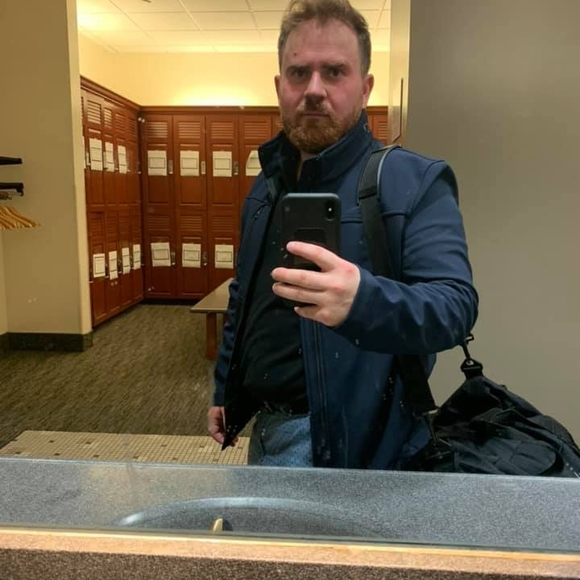 Profile Picture of Mihail Roșu (@rosu_mf) on Poshmark