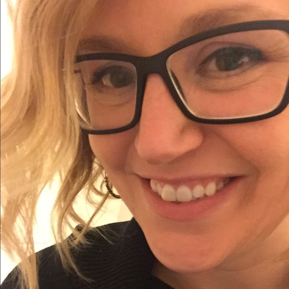 Profile Picture of Lindsey Muchka (@lmuchka) on Poshmark