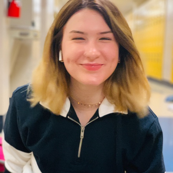 Profile Picture of Devon Beard (@devon_beard) on Poshmark