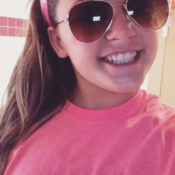 Profile Picture of Ava Ryan (@avaryan123) on Poshmark