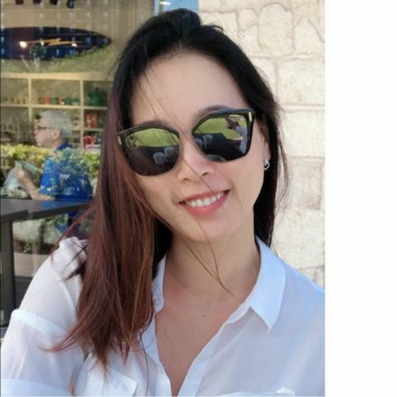 Profile Picture of Kim Trịnh (@trinh_kim84) on Poshmark
