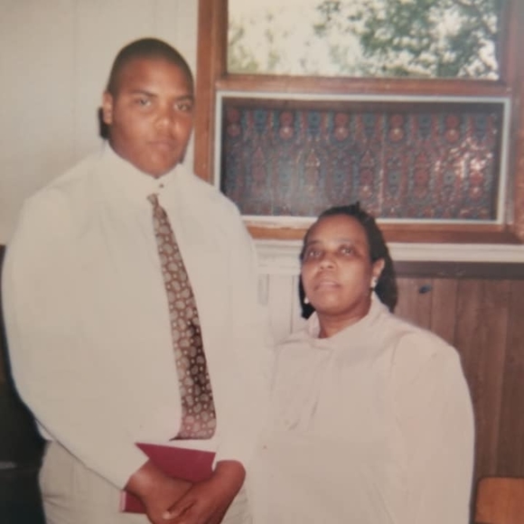 Profile Picture of Richard Swygert (@richardswygert) on Poshmark