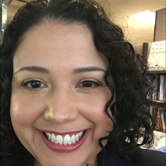 Profile Picture of Janet Hester (@janethester) on Poshmark