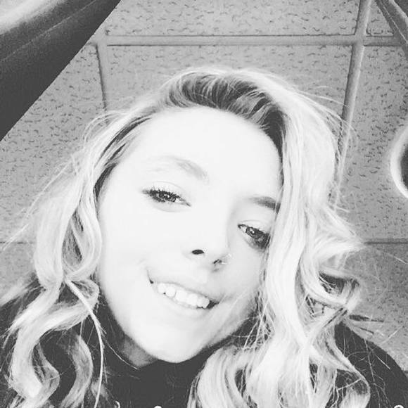 Profile Picture of Samantha Branch (@sami_jo123) on Poshmark