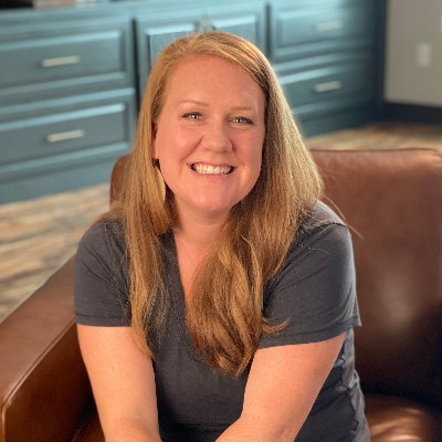 Profile Picture of Emily Beach (@emilyvbeach) on Twitter
