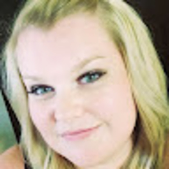 Profile Picture of Echo Cochrell (@echowhit) on Poshmark
