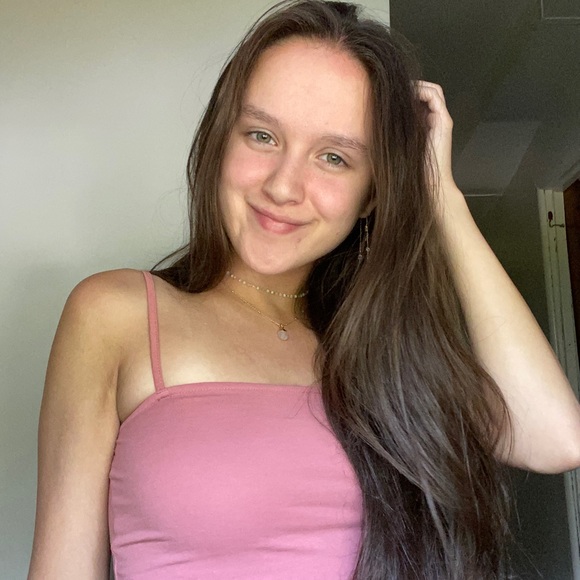 Profile Picture of Paige Durmis (@travis_lesley) on Poshmark