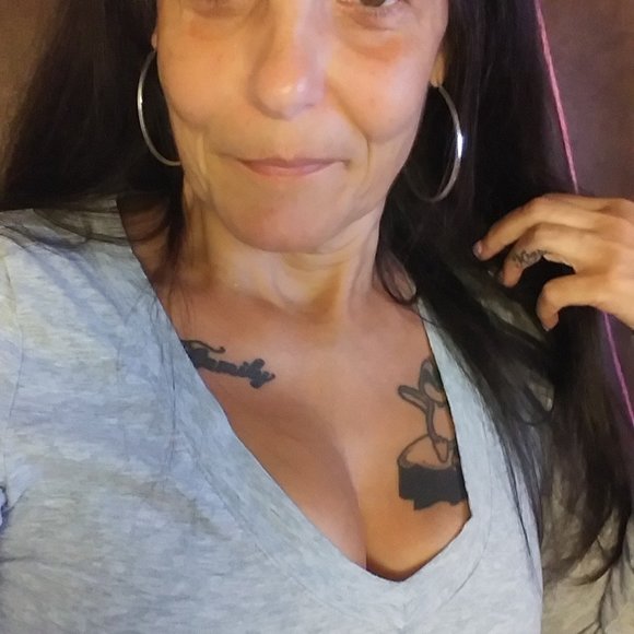 Profile Picture of Rosemary Berghela (@4rose24) on Poshmark