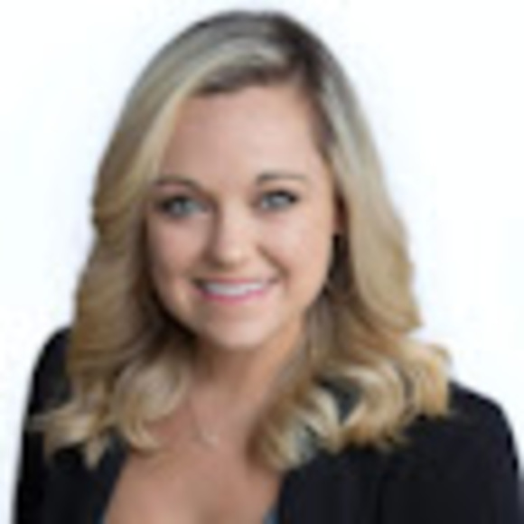 Profile Picture of Farrah Wright hall (@farrahwright11) on Poshmark