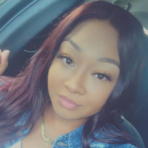 Profile Picture of Debbie Dingleburg (@yannabinq94) on Poshmark