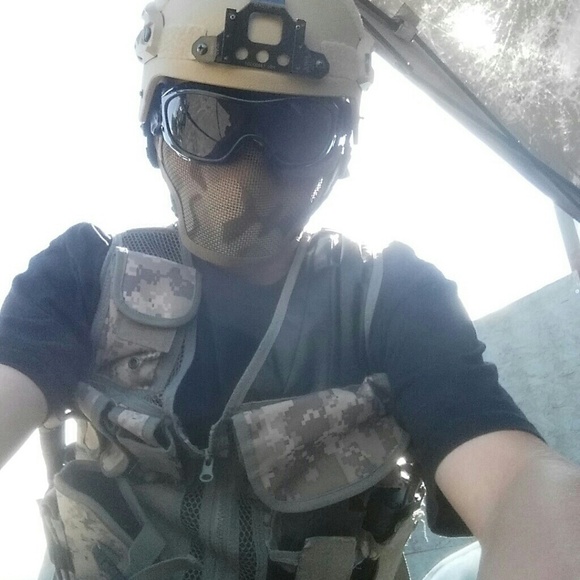 Profile Picture of Nicholas Breuer (@ubermonkeyfish) on Poshmark