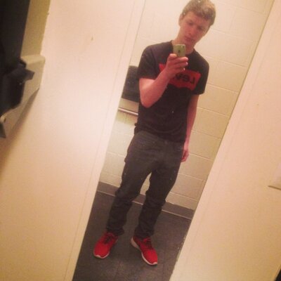 Profile Picture of ✈️Jason☁️ (@Jason_Miron_23) on Twitter