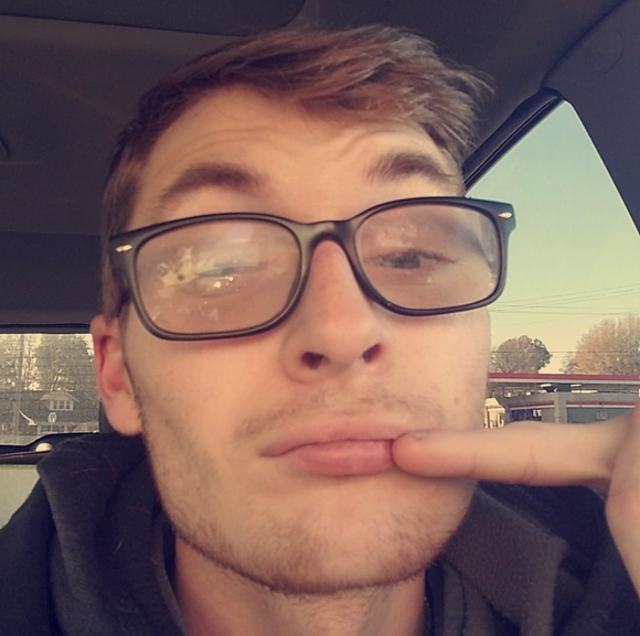 Profile Picture of Eric Brewer (@breweres) on Poshmark