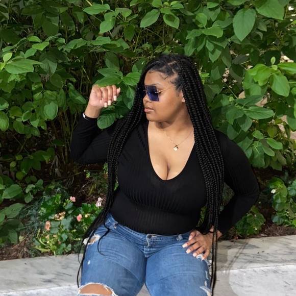 Profile Picture of Rouguï Laurën (@rougui66) on Poshmark