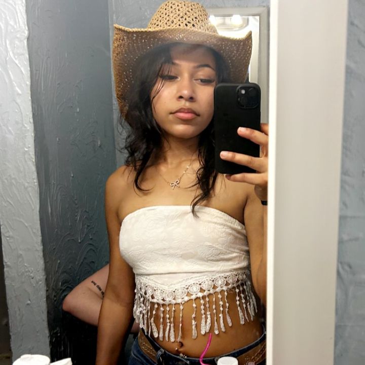 Profile Picture of crystalw.com (@crystalw.com) on Tiktok