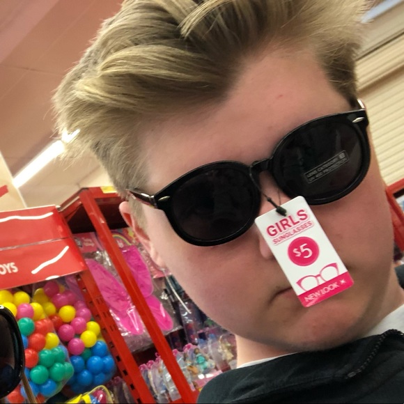 Profile Picture of Nick Watson (@nickwatson867) on Poshmark