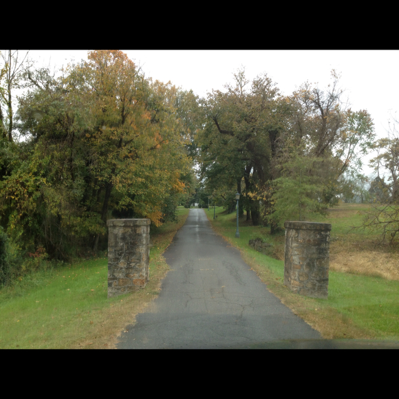 Profile Picture of Kim Poindexter (@kama0176) on Poshmark