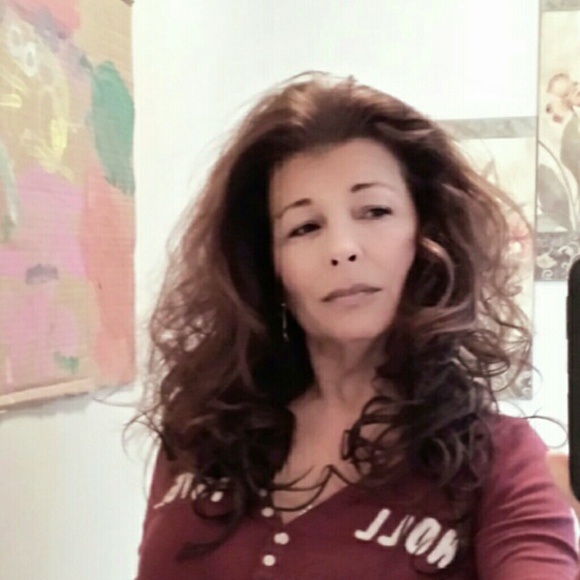 Profile Picture of Dawn Deperro (@kdeperro) on Poshmark