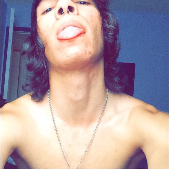 Profile Picture of Jomar Ramos (@ol4f_love) on Poshmark