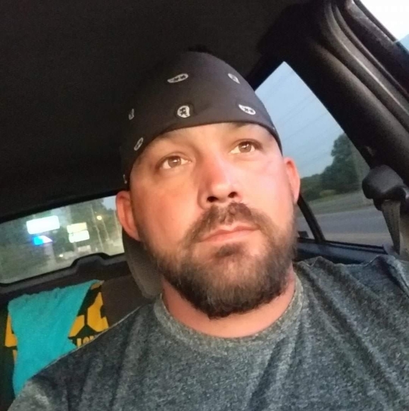 Profile Picture of Bobby Bazan (@bbazan20) on Poshmark