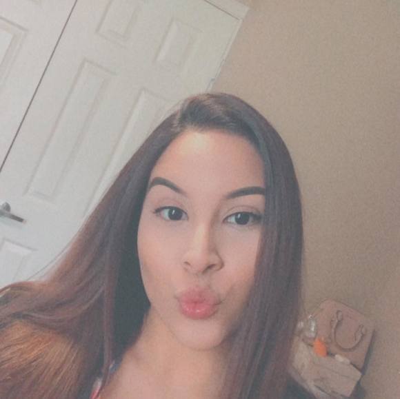 Profile Picture of Chloe Calvillo (@chloe__calvillo) on Poshmark