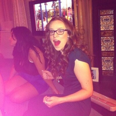 Profile Picture of Chloe Mears (@ChloeMears) on Twitter