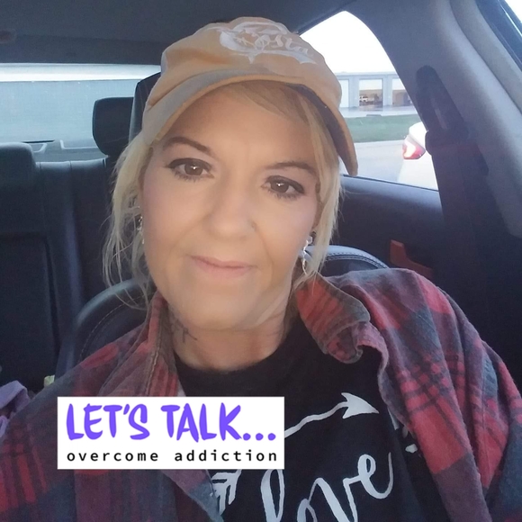 Profile Picture of Heather Springer (@ladyking76) on Poshmark