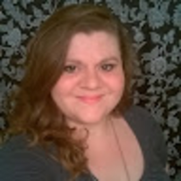 Profile Picture of Tabitha Stuart (@leafturner713) on Poshmark