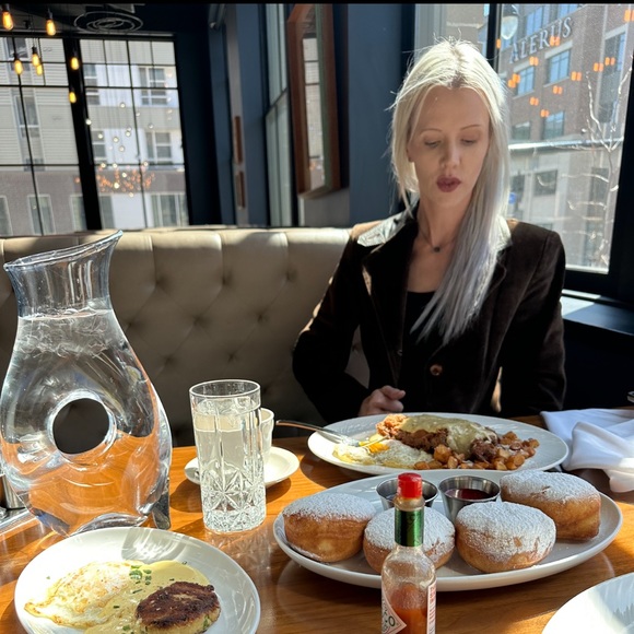 Profile Picture of Heidi Soeby (@latka) on Poshmark