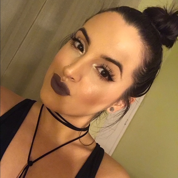 Profile Picture of Daniela Restrepo (@danielarestrepo) on Poshmark