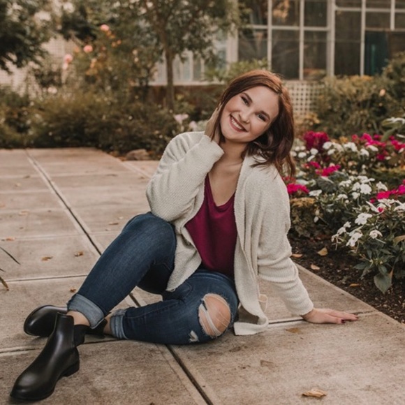 Profile Picture of Rylee Domagala (@rylee115) on Poshmark