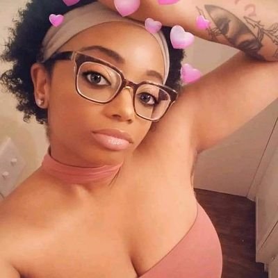 Profile Picture of Monica 🐰 (@LisaRabbitt22) on Twitter