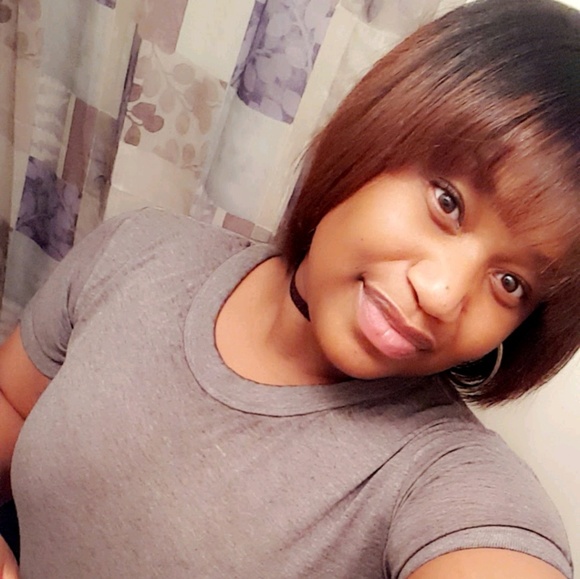 Profile Picture of Sheena Grizzle (@sheenagrizzle) on Poshmark