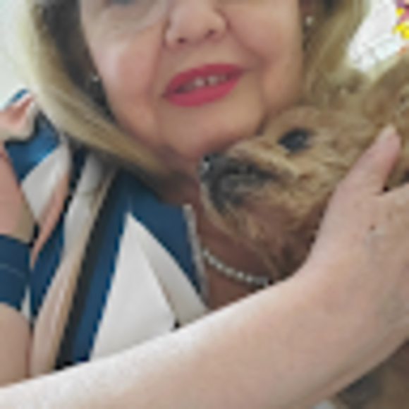 Profile Picture of Leonides Muñoz (@leonidesmunoz71) on Poshmark