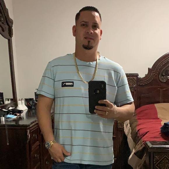 Profile Picture of Tony González (@tony8090) on Poshmark