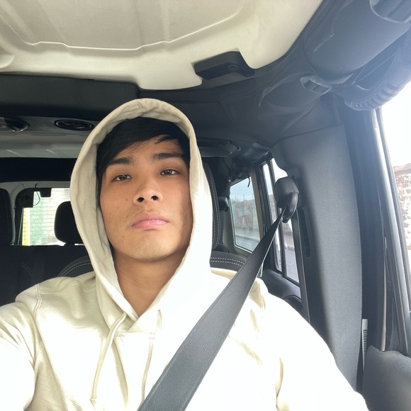 Profile Picture of Cesar Ferrer vega (@cesarferrer3) on Poshmark