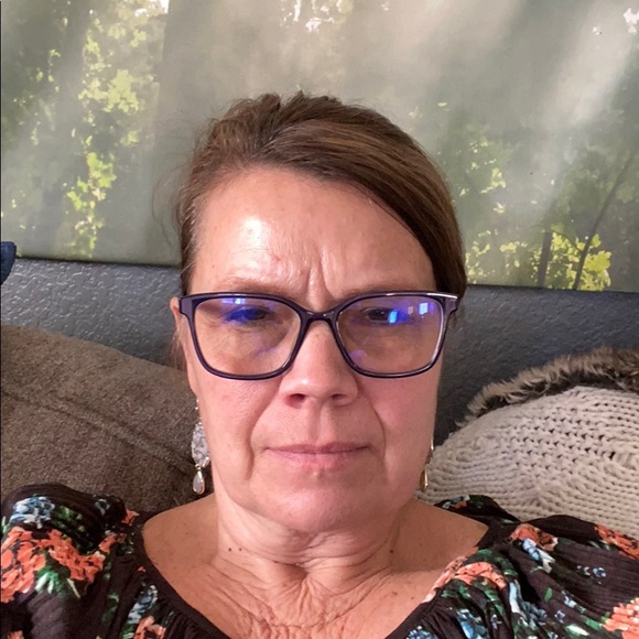 Profile Picture of Faye Jorgenson (@fjorgenson26) on Poshmark