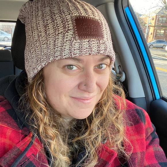 Profile Picture of Meryn Schraier (@merynschraier) on Poshmark
