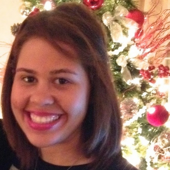 Profile Picture of Christine Delvecchio (@c_delvecchio) on Poshmark