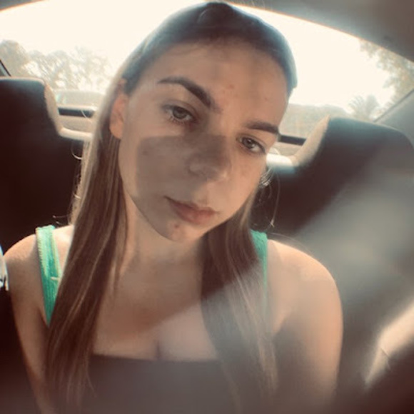 Profile Picture of Isabella Mcdaniel (@isabellamcdanie) on Poshmark