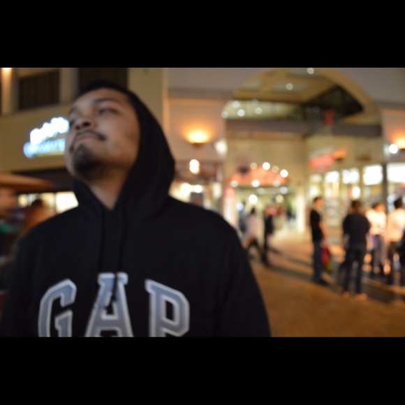 Profile Picture of Joel Nuno jr (@joeeezy) on Poshmark