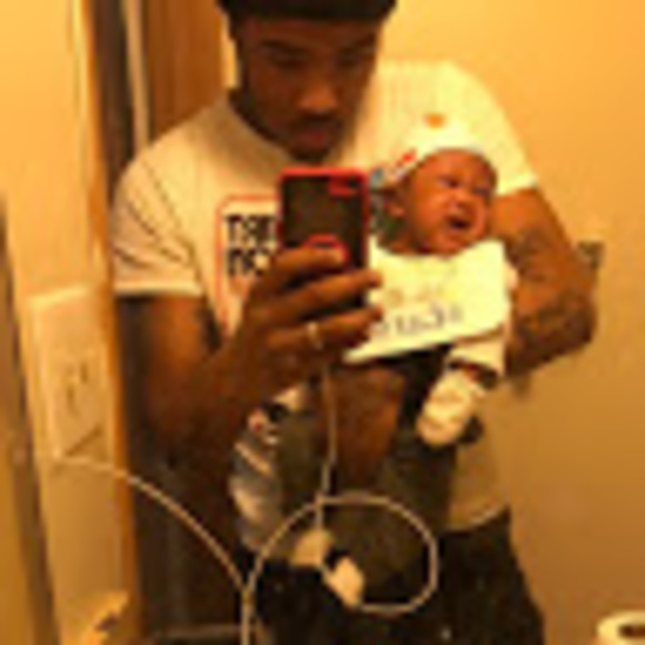 Profile Picture of Tremell Woolen (@tremell_woolen) on Poshmark