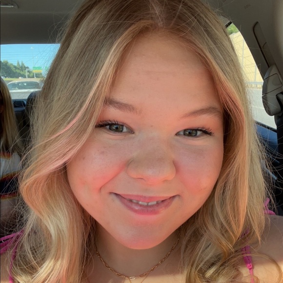 Profile Picture of Libby Coleman (@libbycoleman65) on Poshmark