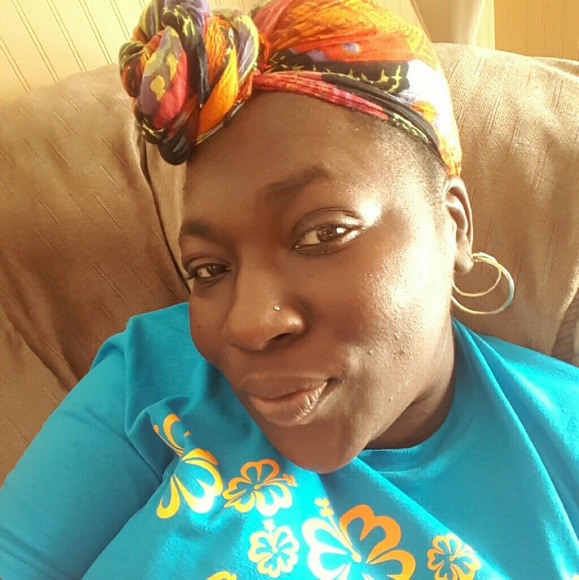 Cassandra Wooten - Poshmark Profile Picture of Cassandra Wooten (@cwooten35) on Poshmark