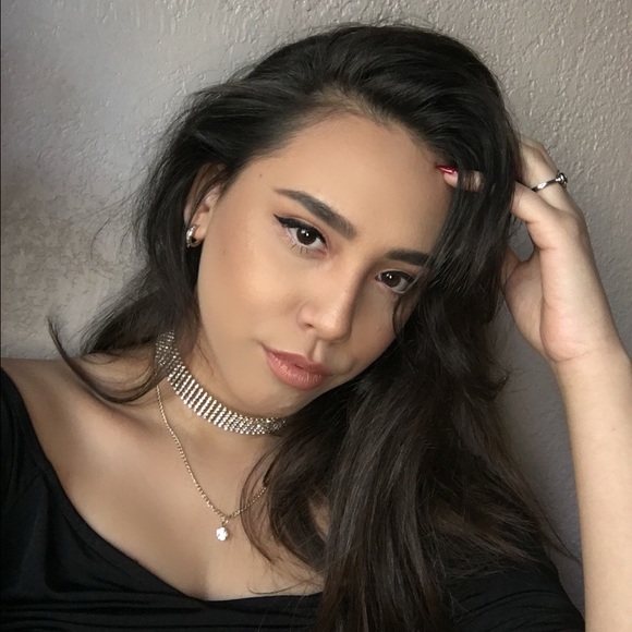 Profile Picture of Alix Barrientez (@abarrientez) on Poshmark