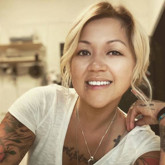 Profile Picture of Anna Saito (@anarils) on Poshmark