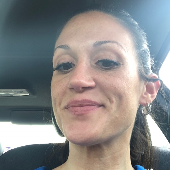 Profile Picture of Joanna Perilli (@joannaperilli) on Poshmark