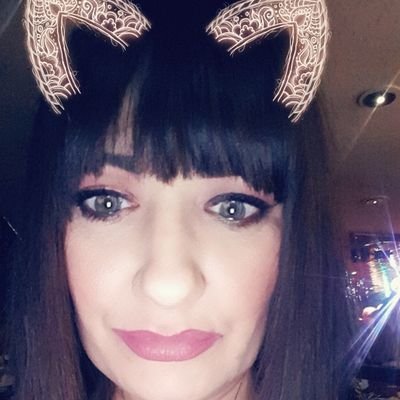 Profile Picture of Missmojo (@amandagetty) on Twitter